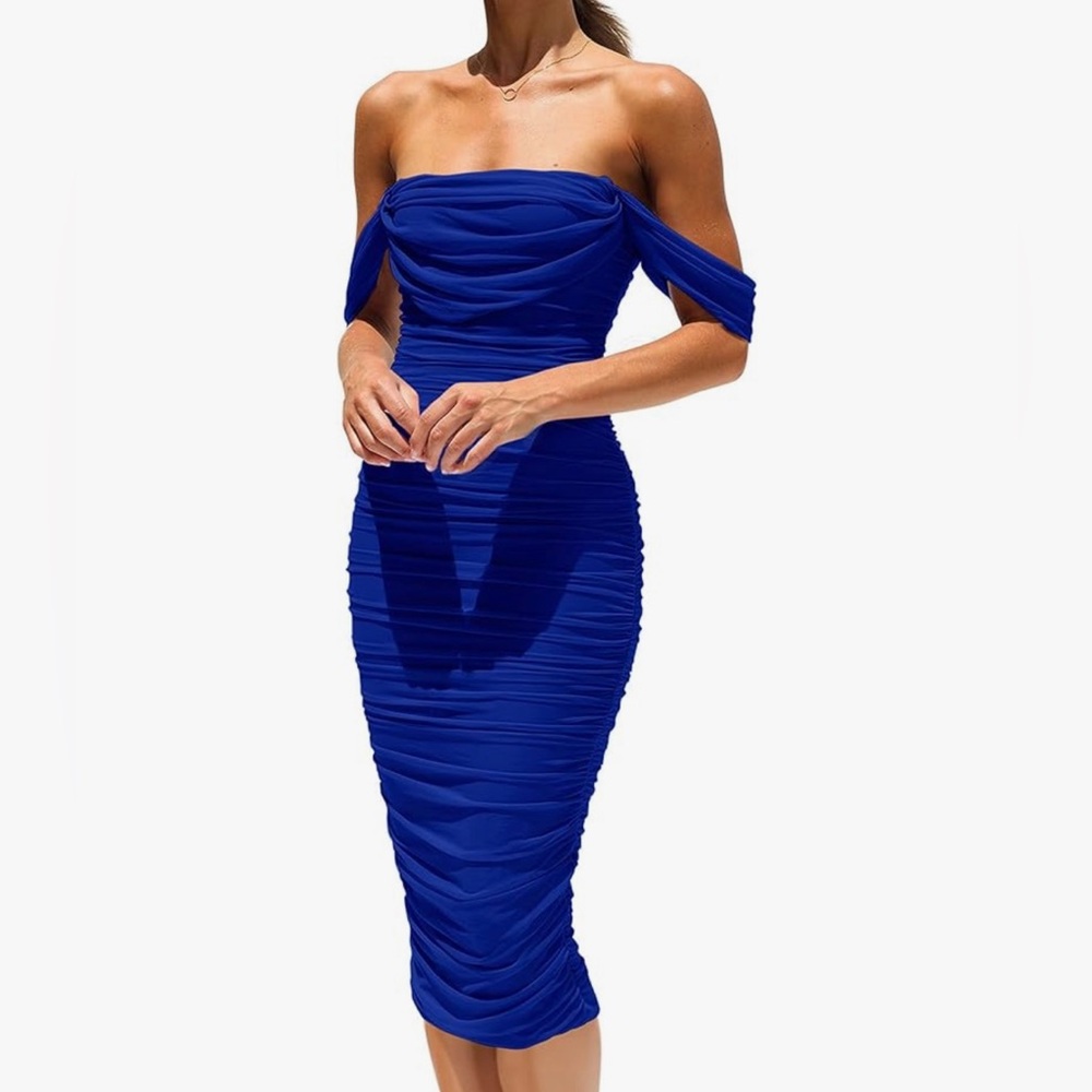 *Never Worn* Elegant Blue Strapless Dress